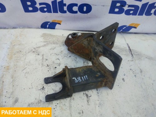 Кронштейн переднего бампера правый