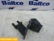 Кронштейн переднего бампера правый