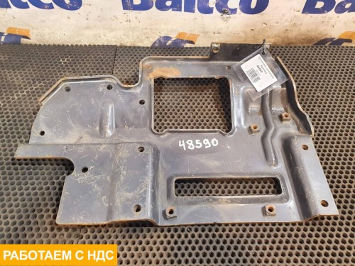 Кронштейн усилителя бампера левый