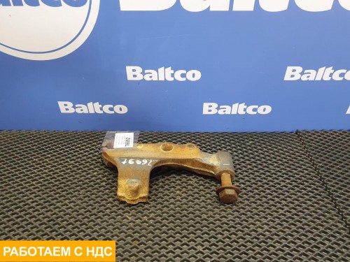 Кронштейн переднего амортизатора левый